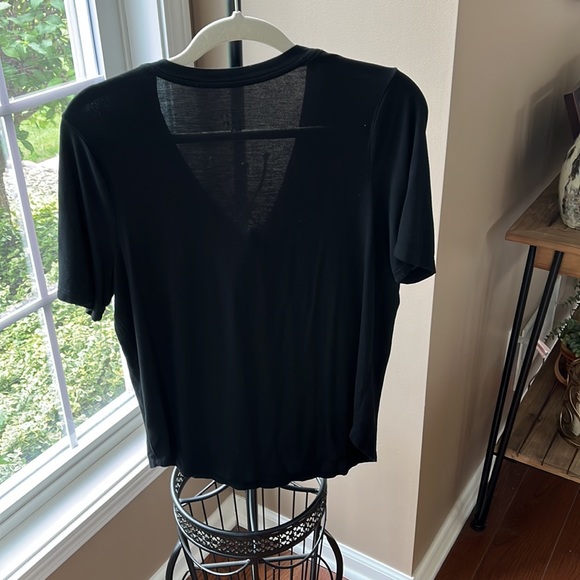 2 Top Bundle - Picture 3 of 8